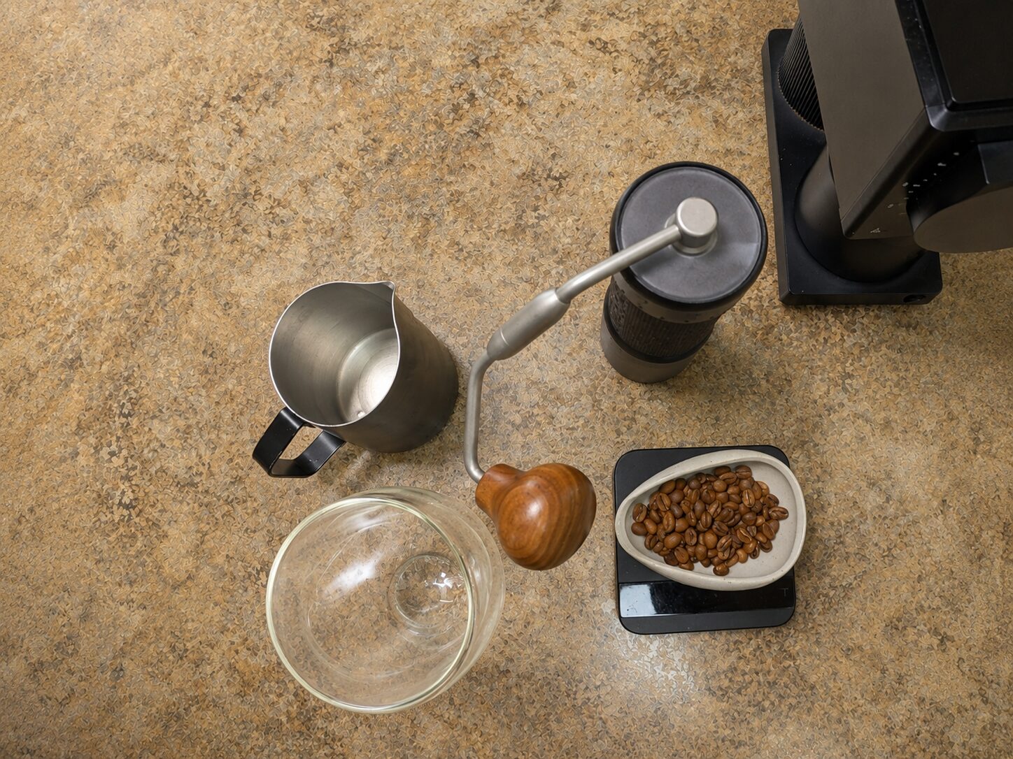 iced Americano ingredients — espresso, cold water, and ice